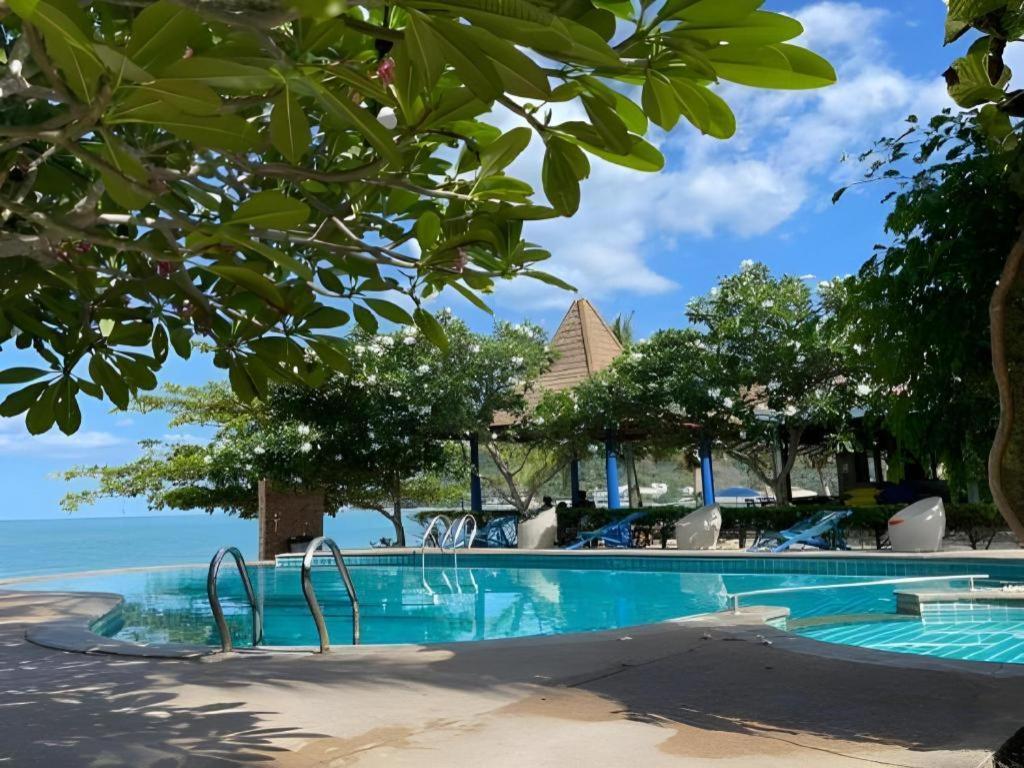 Supar Royal Beach Hotel Khanom Exterior foto