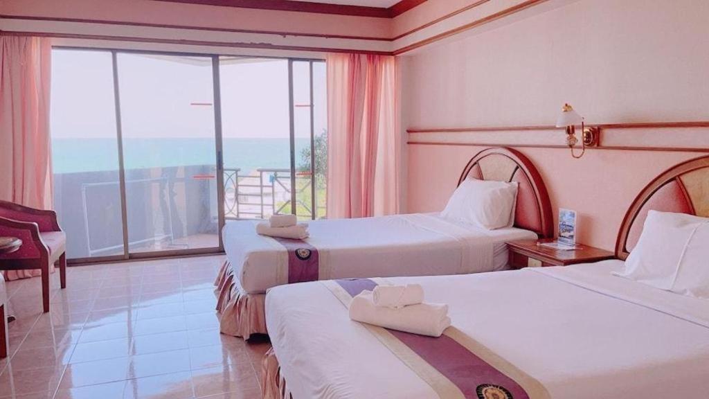 Supar Royal Beach Hotel Khanom Exterior foto